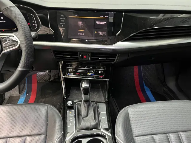 Volkswagen Passat — Фото автомобиля 11