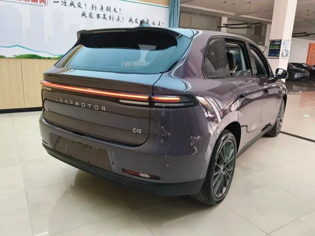 Leapmotor C10 — Фото автомобиля 17