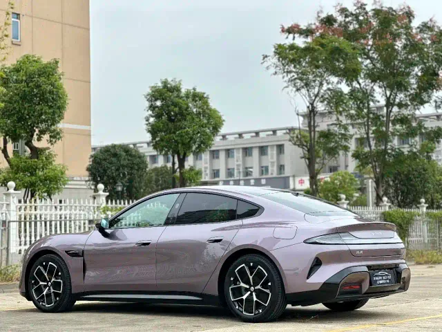 Xiaomi SU7 — Фото автомобиля 6