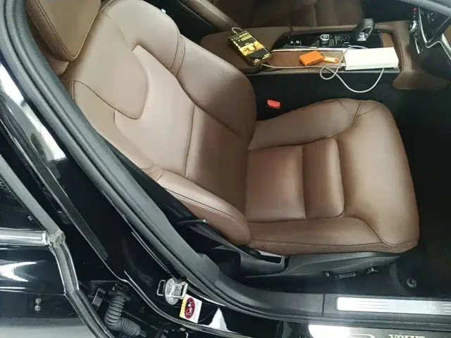 Volvo S90 — Фото автомобиля 24
