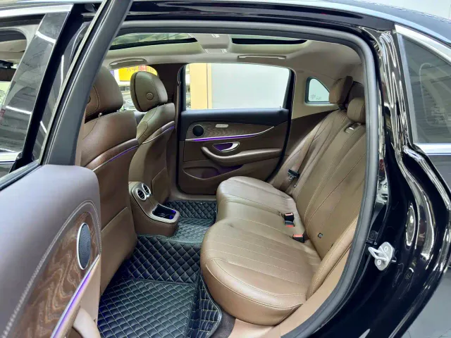 Mercedes-Benz E-Class — Фото автомобиля 6