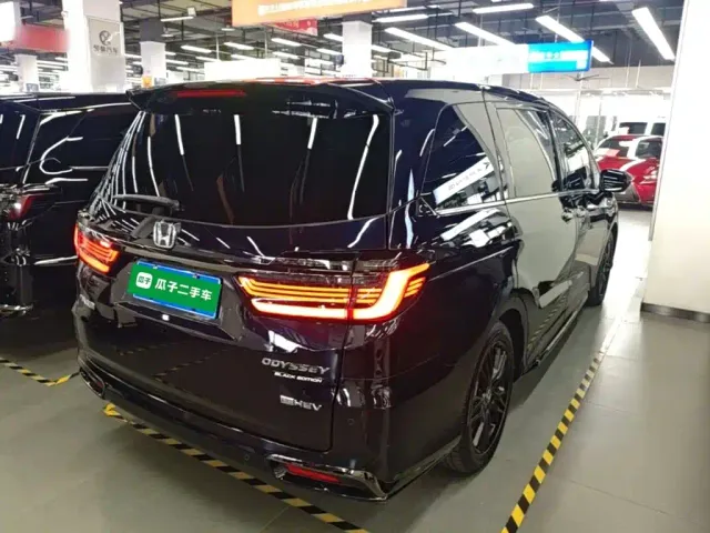 Honda Odyssey — Фото автомобиля 6
