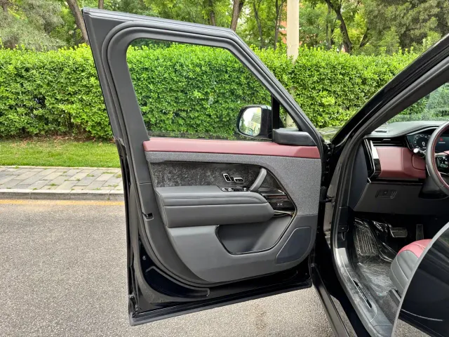 Land Rover Range Rover Sport — Фото автомобиля 7