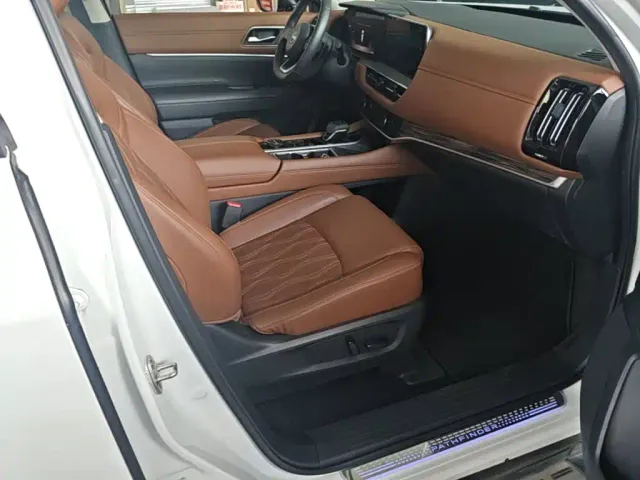 Nissan Terra — Фото автомобиля 10