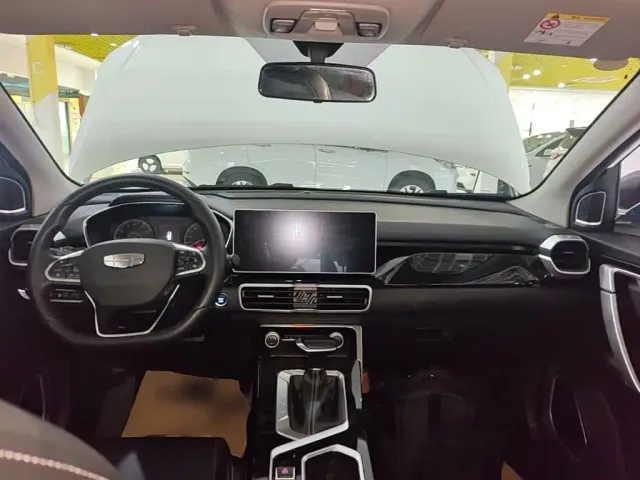 Geely Binyue — Фото автомобиля 5