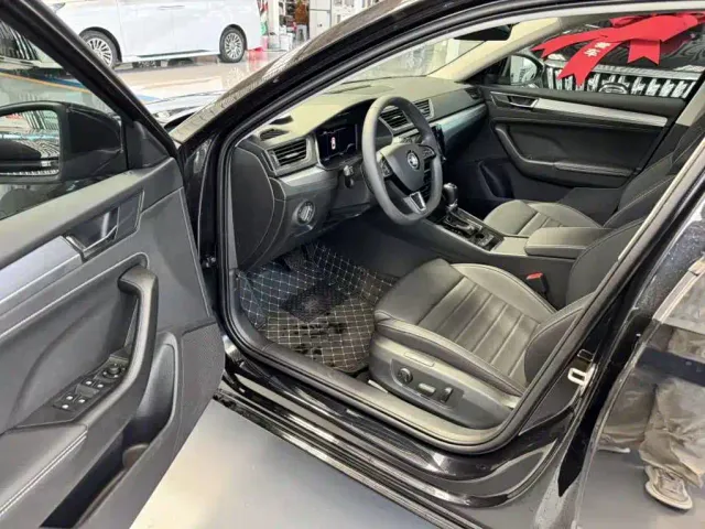 Skoda Superb — Фото автомобиля 6