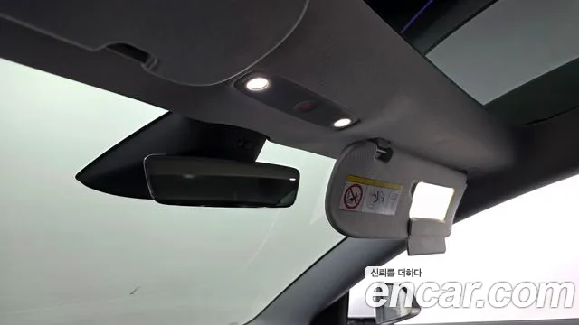Tesla Model 3 — Фото автомобиля 30