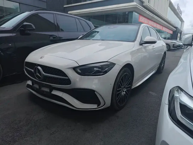 Фотография автомобиля — Mercedes-Benz C-Class