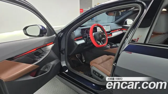 BMW 5-Series 5 серия (G60) 530i xDrive M Sport — Фото автомобиля 2