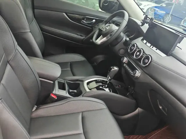 Nissan X-Trail — Фото автомобиля 4