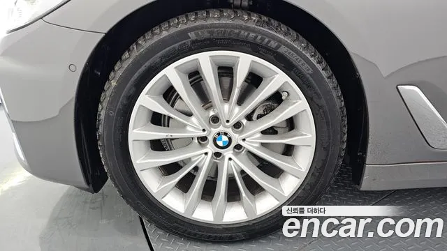 BMW 5-Series — Фото автомобиля 5