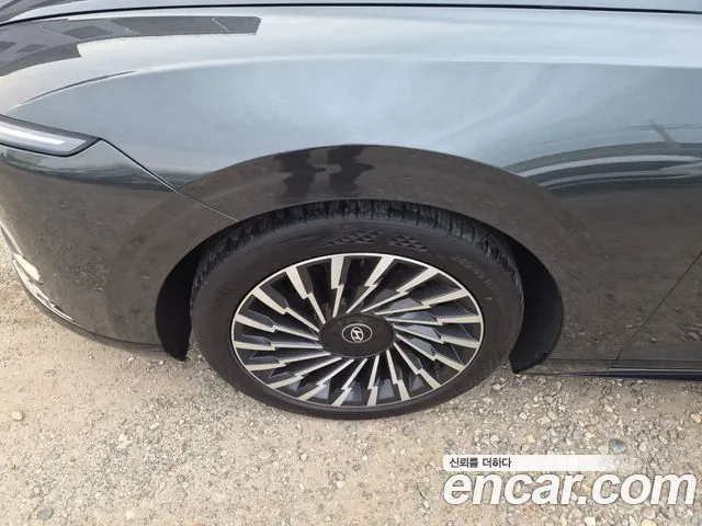 Hyundai Grandeur GN7 — Фото автомобиля 3