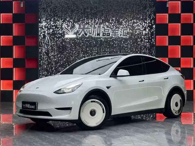 Фотография автомобиля — Tesla Model Y