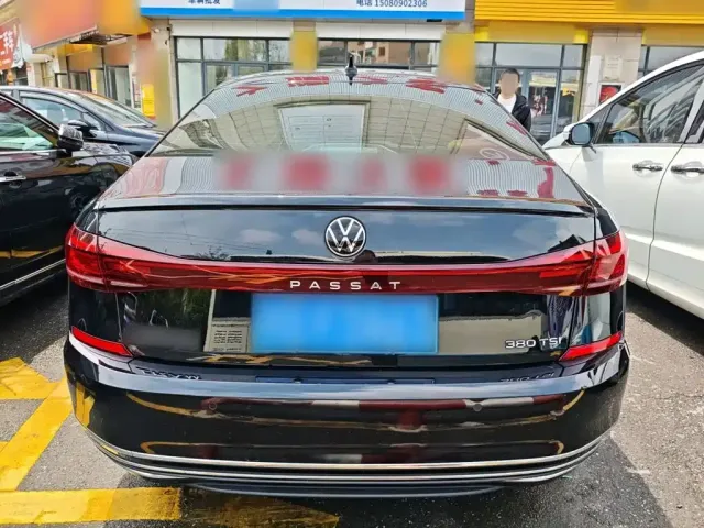 Volkswagen Passat — Фото автомобиля 3
