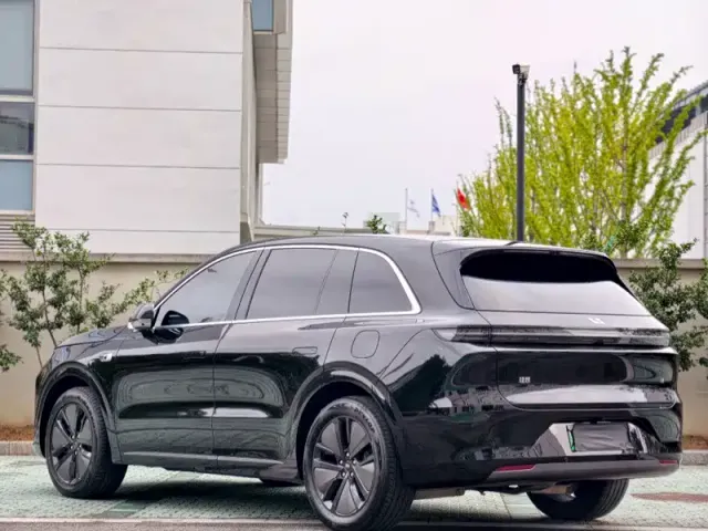 Li Auto L6 — Фото автомобиля 12