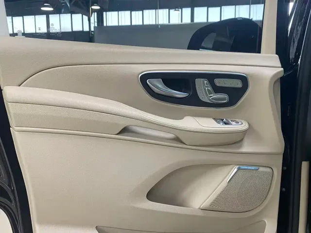 Mercedes-Benz V-Class — Фото автомобиля 3