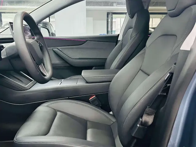 Tesla Model Y — Фото автомобиля 8