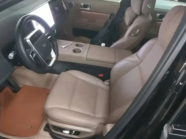 Li Auto L7 — Фото автомобиля 14