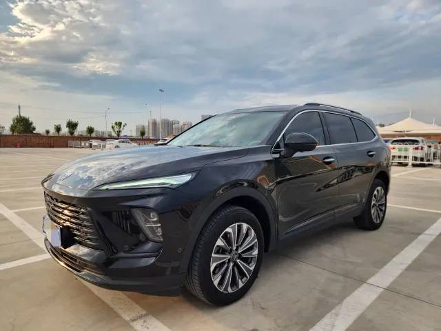 Фотография автомобиля — Buick Envision Plus