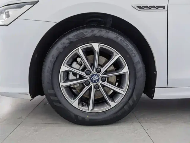 BYD Qin PLUS — Фото автомобиля 17