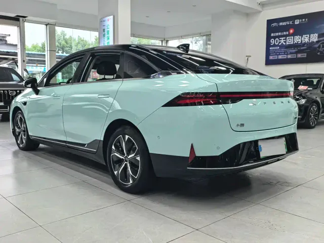 Xpeng P5 — Фото автомобиля 17