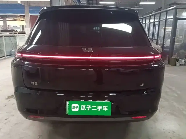 Li Auto L8 — Фото автомобиля 5