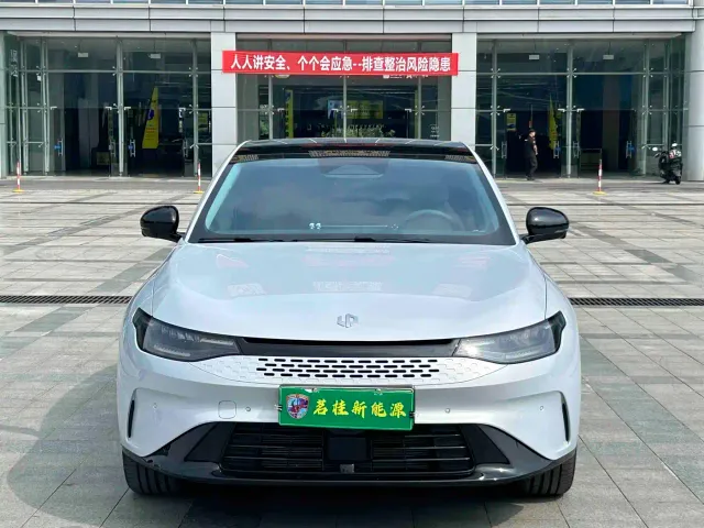 Leapmotor C01 — Фото автомобиля 2