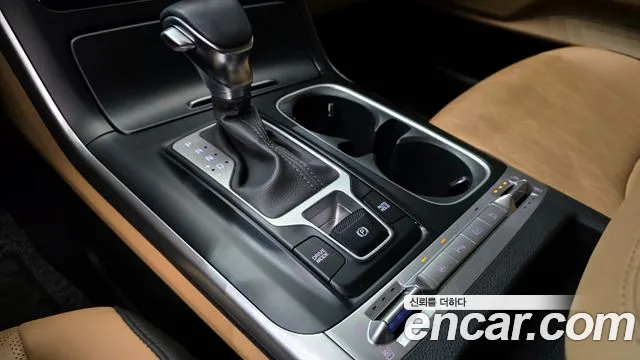 Kia Canival Carnival 4 поколение Дизель 9 мест Prestige — Фото автомобиля 9