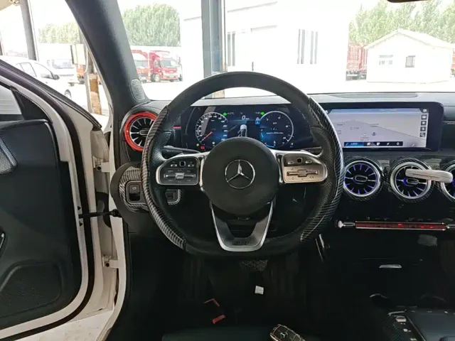 Mercedes-Benz A-Class — Фото автомобиля 10