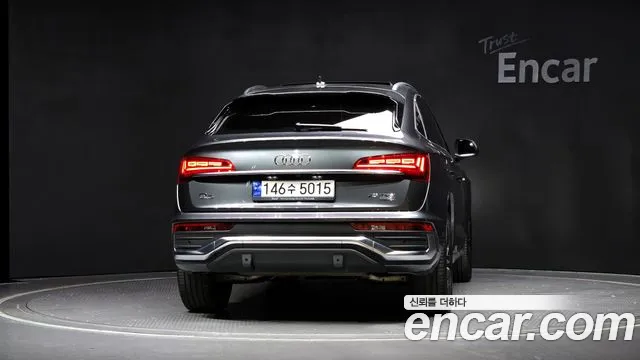 Audi Q5 45 TFSI quattro Sportback Premium — Фото автомобиля 4
