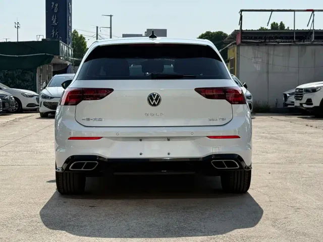 Volkswagen Golf — Фото автомобиля 8