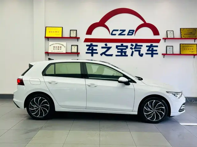 Volkswagen Golf — Фото автомобиля 7