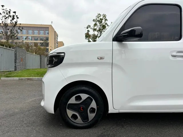 Wuling Zhiguang NEV — Фото автомобиля 12