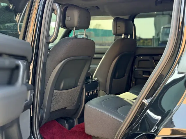 Land Rover Defender — Фото автомобиля 15