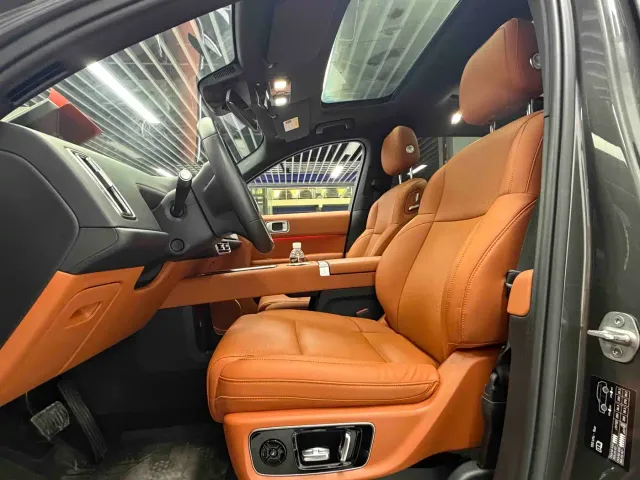 Li Auto L8 — Фото автомобиля 4