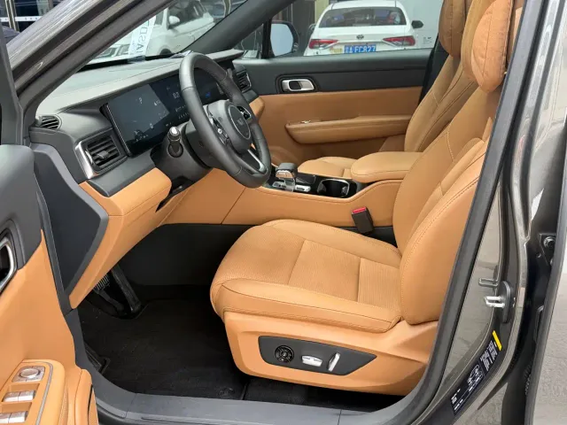 Li Auto ONE — Фото автомобиля 7