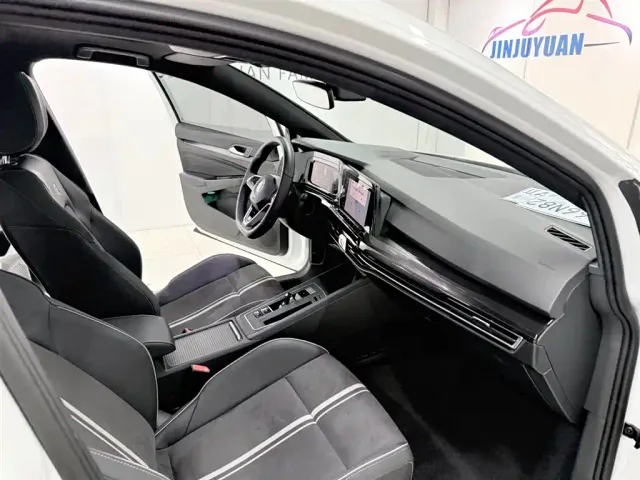 Volkswagen Golf — Фото автомобиля 17
