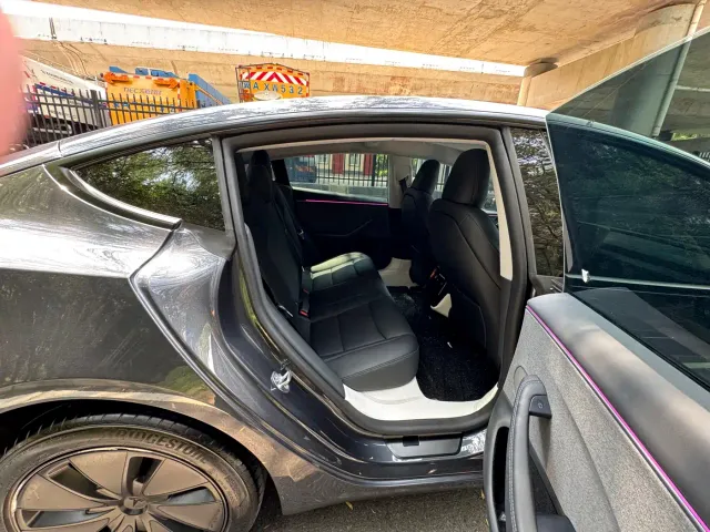 Tesla Model 3 — Фото автомобиля 5