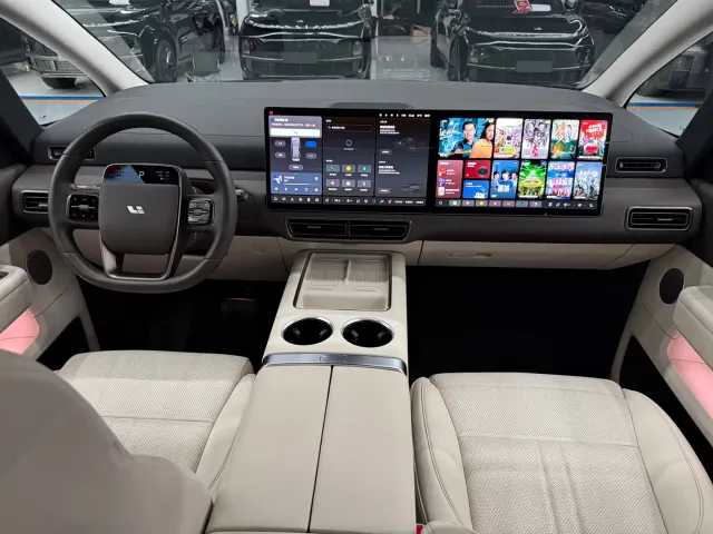 Li Auto MEGA — Фото автомобиля 13
