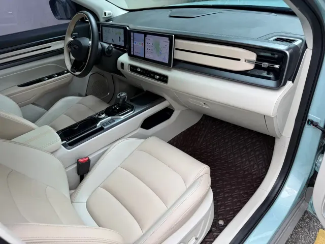 Geely ICON — Фото автомобиля 9
