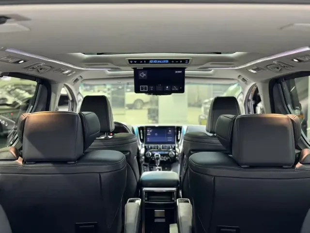 Toyota Vellfire — Фото автомобиля 10