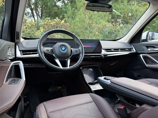 BMW iX1 — Фото автомобиля 14