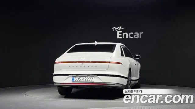 Hyundai Grandeur GN7 — Фото автомобиля 4