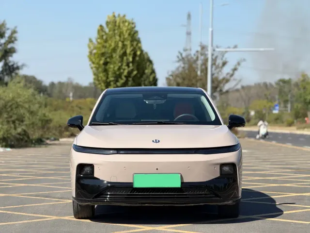 Leapmotor B01 — Фото автомобиля 2