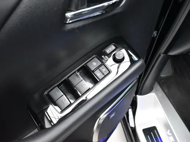 Toyota Vellfire — Фото автомобиля 16