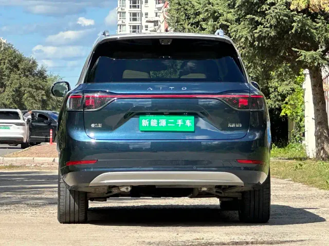Aito M9 — Фото автомобиля 7