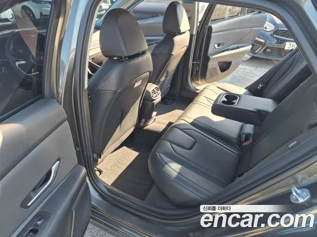 Hyundai Avante CN7 — Фото автомобиля 11