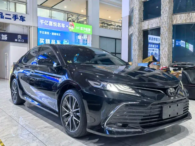 Toyota Camry — Фото автомобиля 3