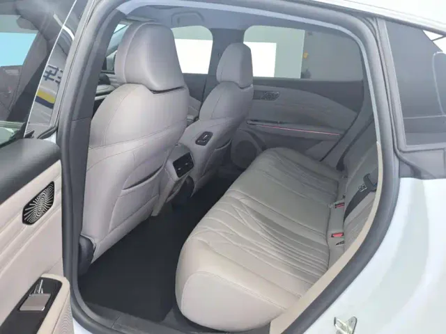 Geely Galaxy Xingyao 8 — Фото автомобиля 11