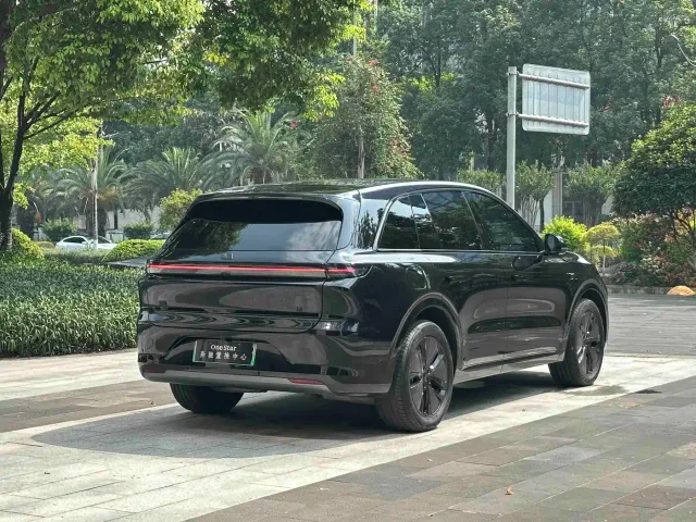 Li Auto L6 — Фото автомобиля 6